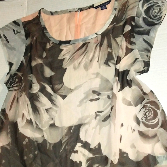 Gorgeous AMERICAN EAGLE Colorblock Floral Print Blouse ~Medium~ - Picture 2 of 16